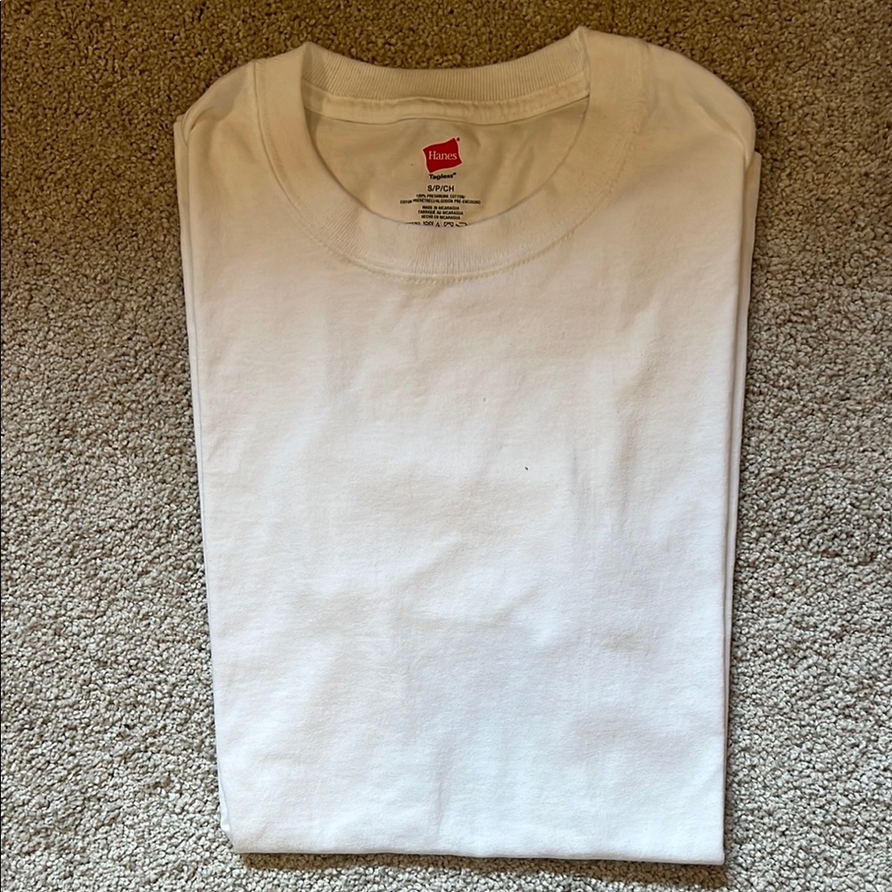 NWOT Hanes White Short Sleeve Tee size small